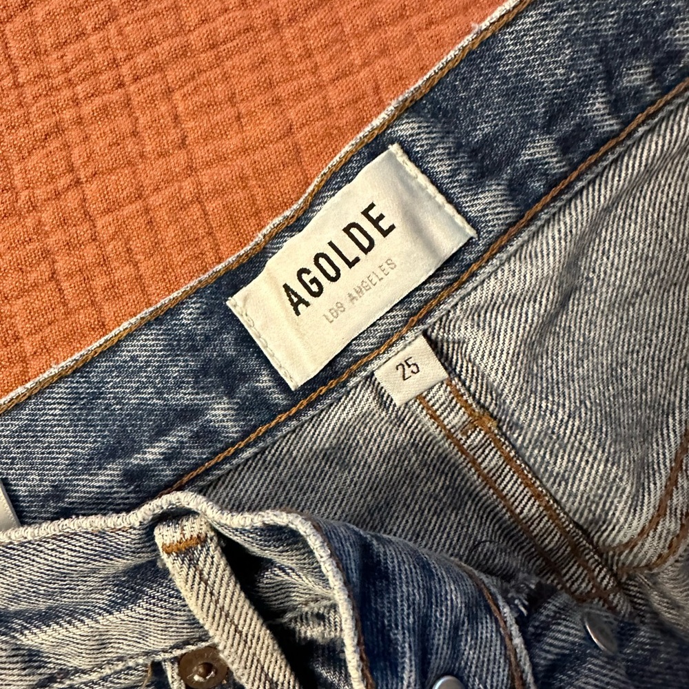 AGOLDE Button Fly Cut-off Shorts - Picture 4 of 6